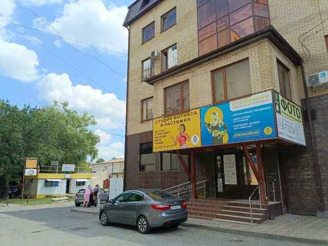 Четырёхэтажное здание на проспекте Юности, 3А